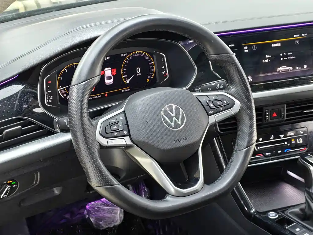 Volkswagen Passat — фото 11