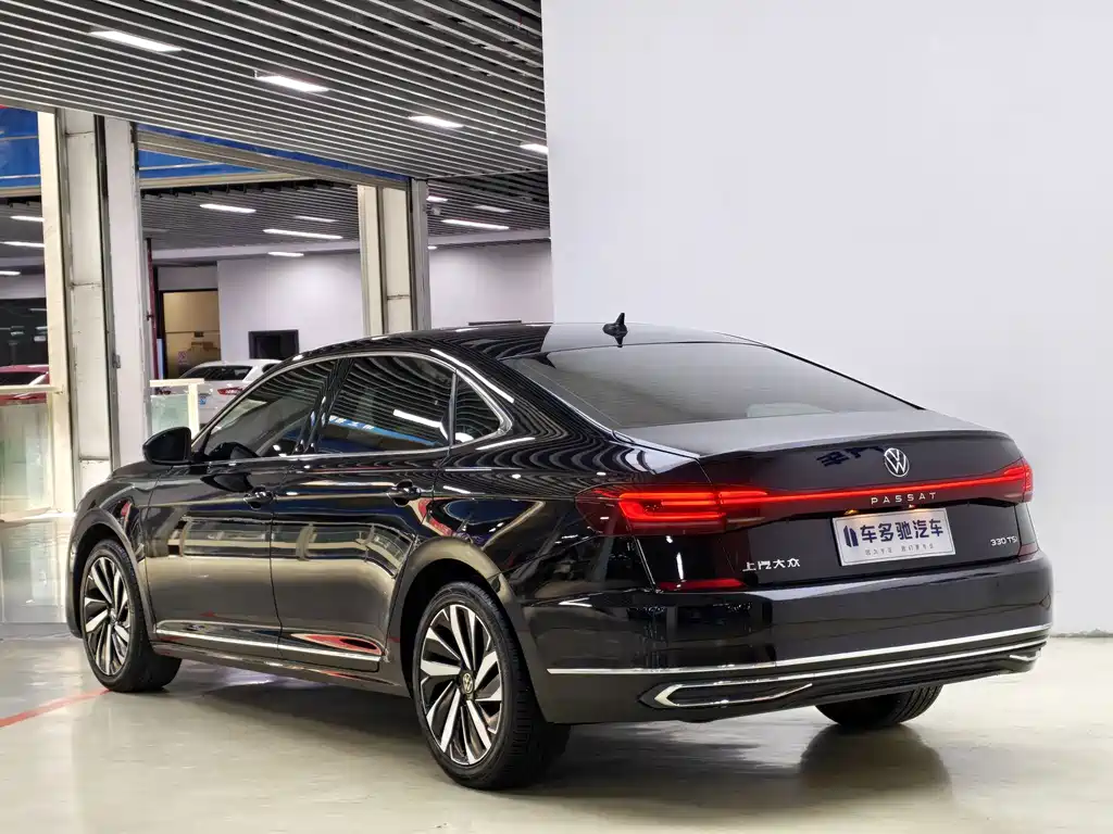 Volkswagen Passat — фото 5