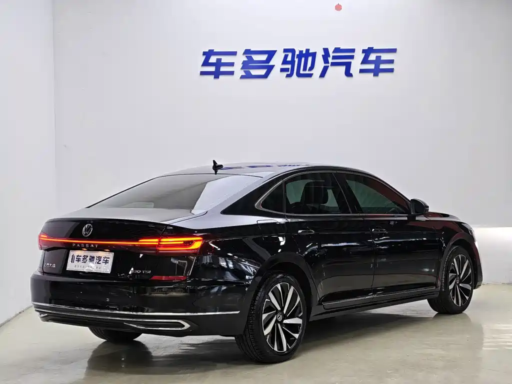Volkswagen Passat — фото 7