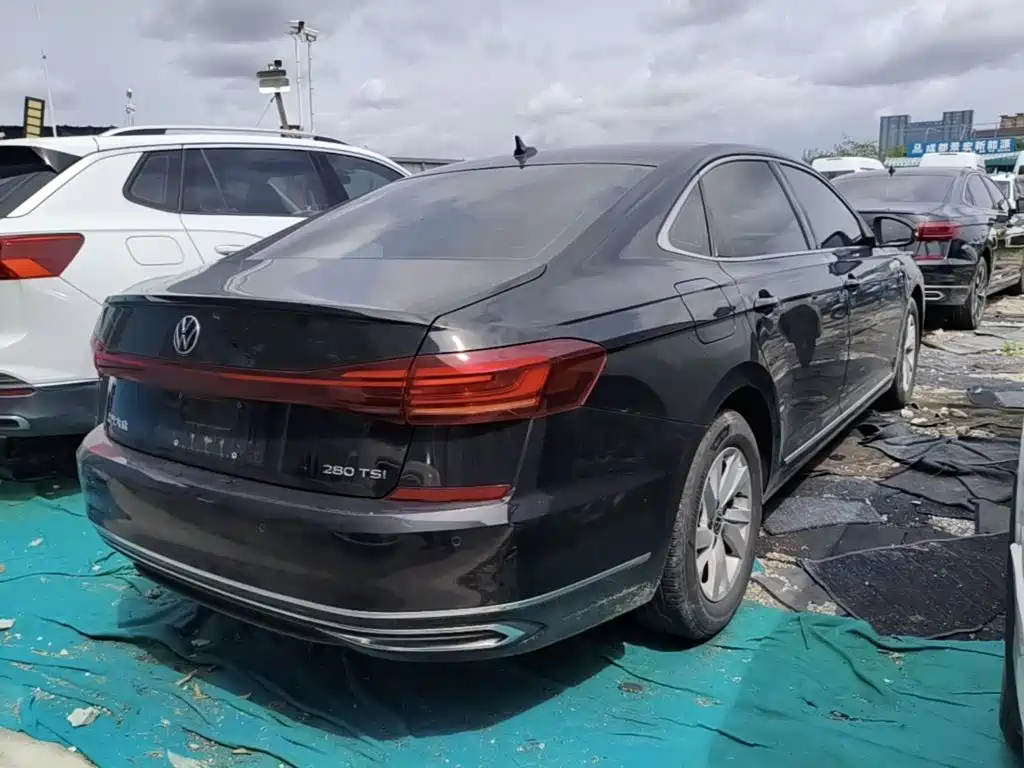 Volkswagen Passat — фото 7