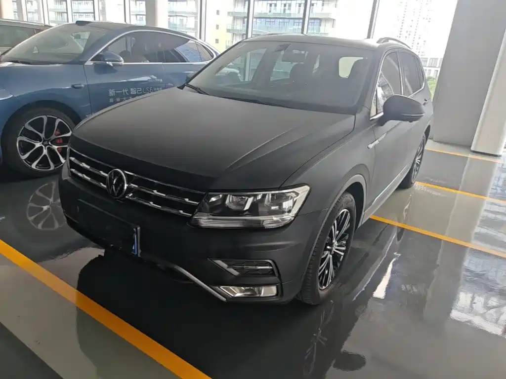 Volkswagen Tiguan L — фото 2