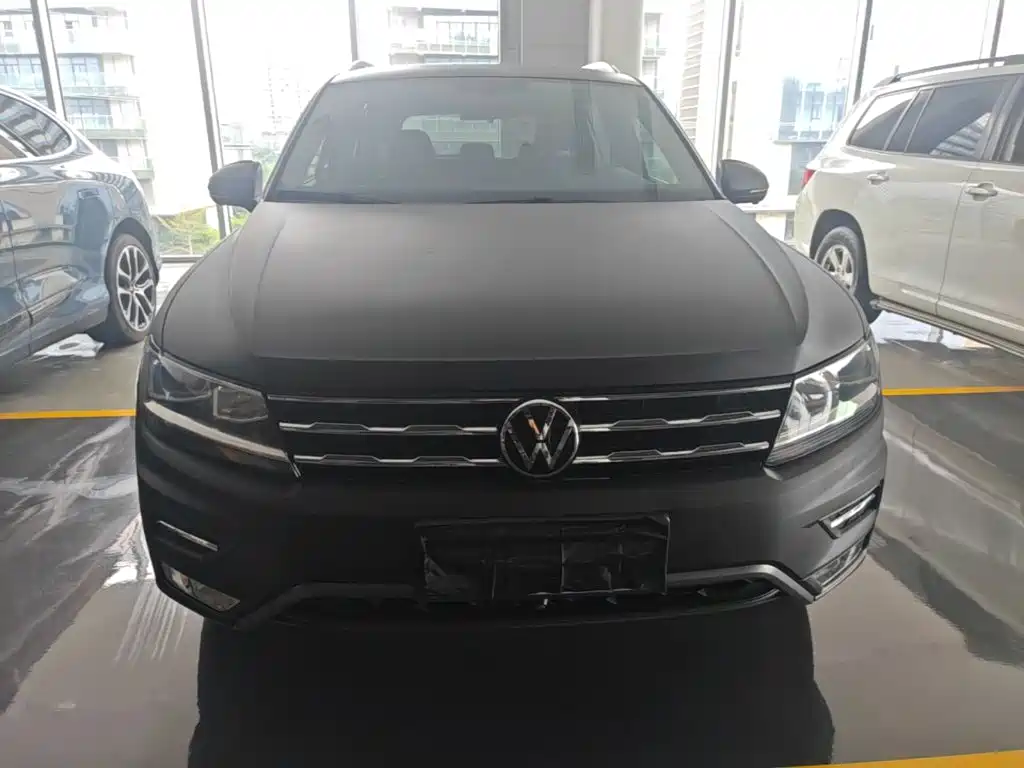 Volkswagen Tiguan L — фото 3