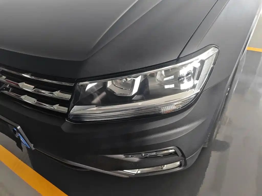 Volkswagen Tiguan L — фото 24
