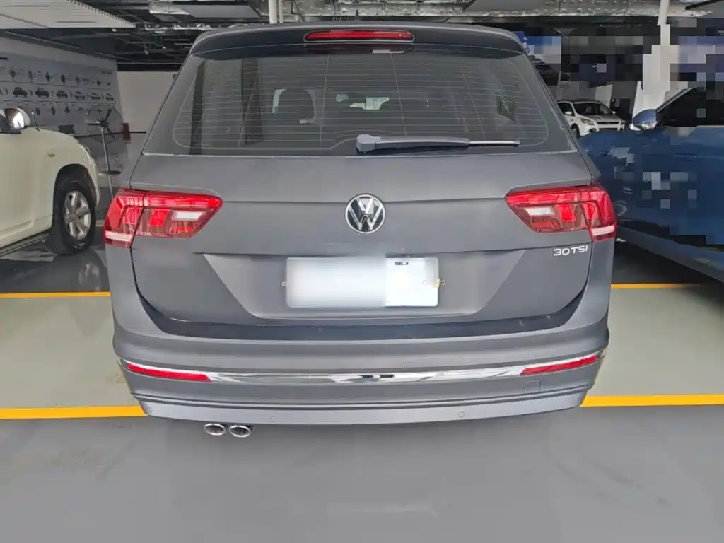 Volkswagen Tiguan L — фото 6