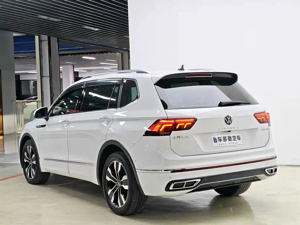 Volkswagen Tiguan L — фото 5