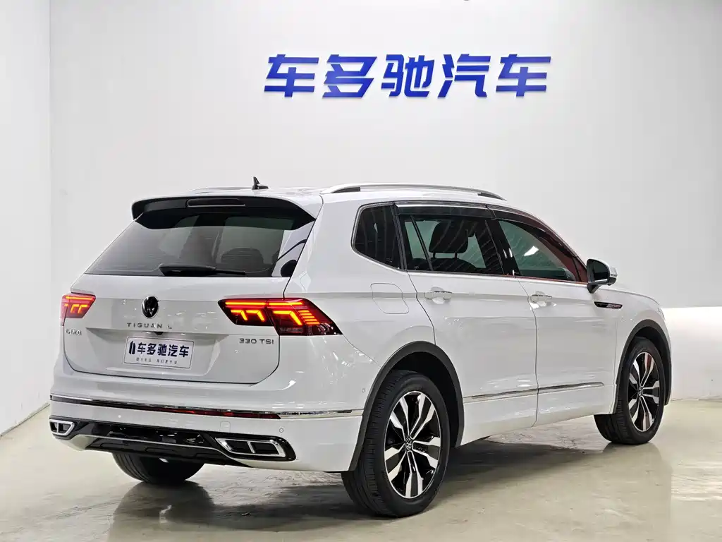 Volkswagen Tiguan L — фото 7