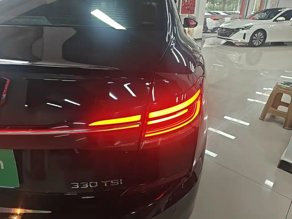 Volkswagen Passat — фото 8