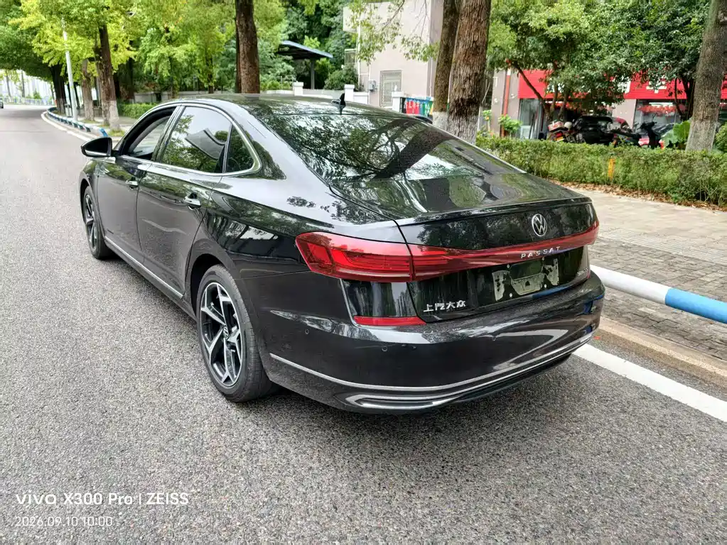 Volkswagen Passat — фото 7