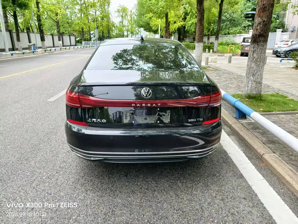 Volkswagen Passat — фото 8
