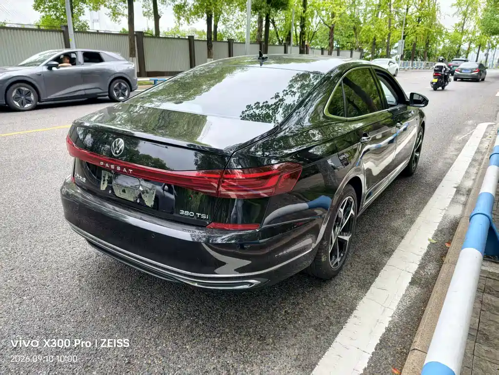 Volkswagen Passat — фото 9