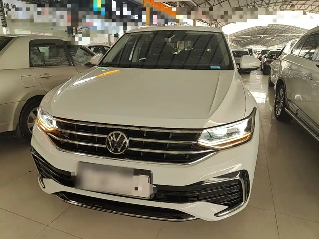 Volkswagen Tiguan L — фото 3