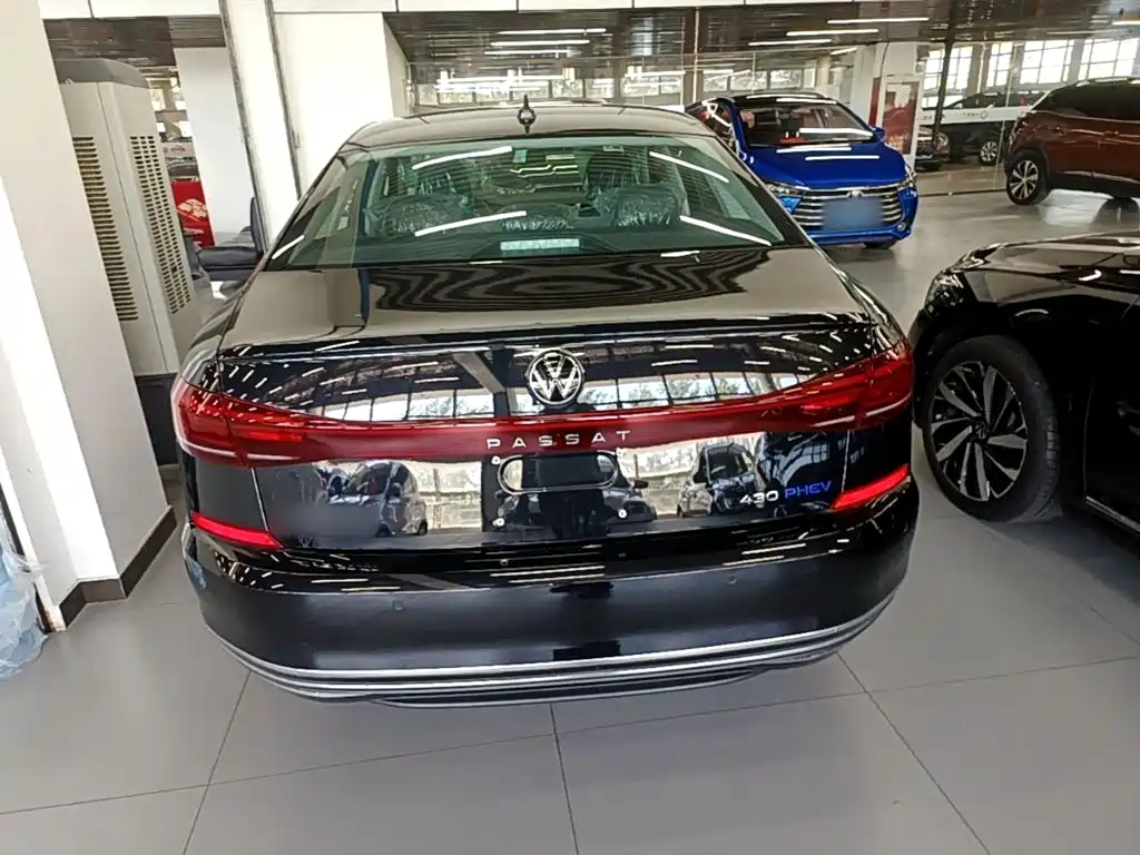 Volkswagen Passat PHEV — фото 6
