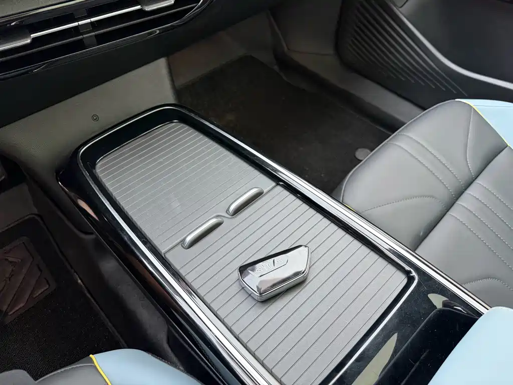 Volkswagen ID.4 X — фото 13