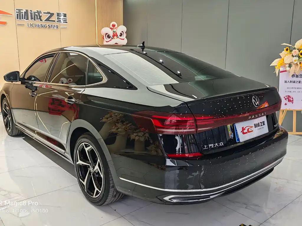 Volkswagen Passat — фото 7