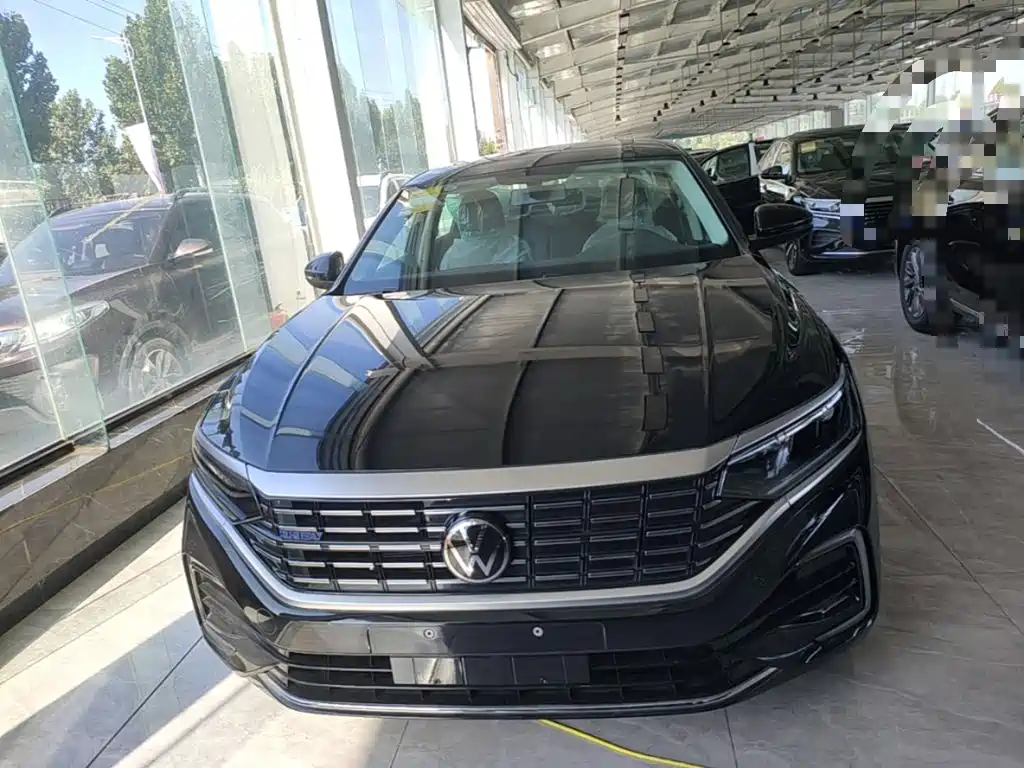 Volkswagen Passat PHEV — фото 3