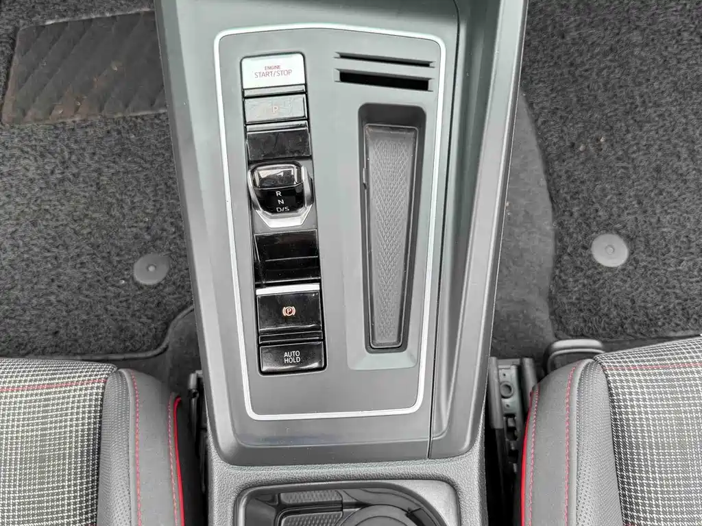 Volkswagen Golf GTI — фото 25