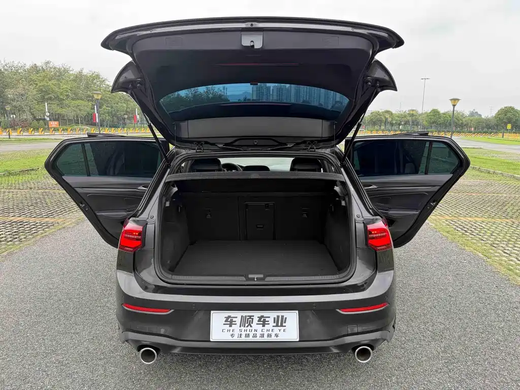 Volkswagen Golf GTI — фото 27