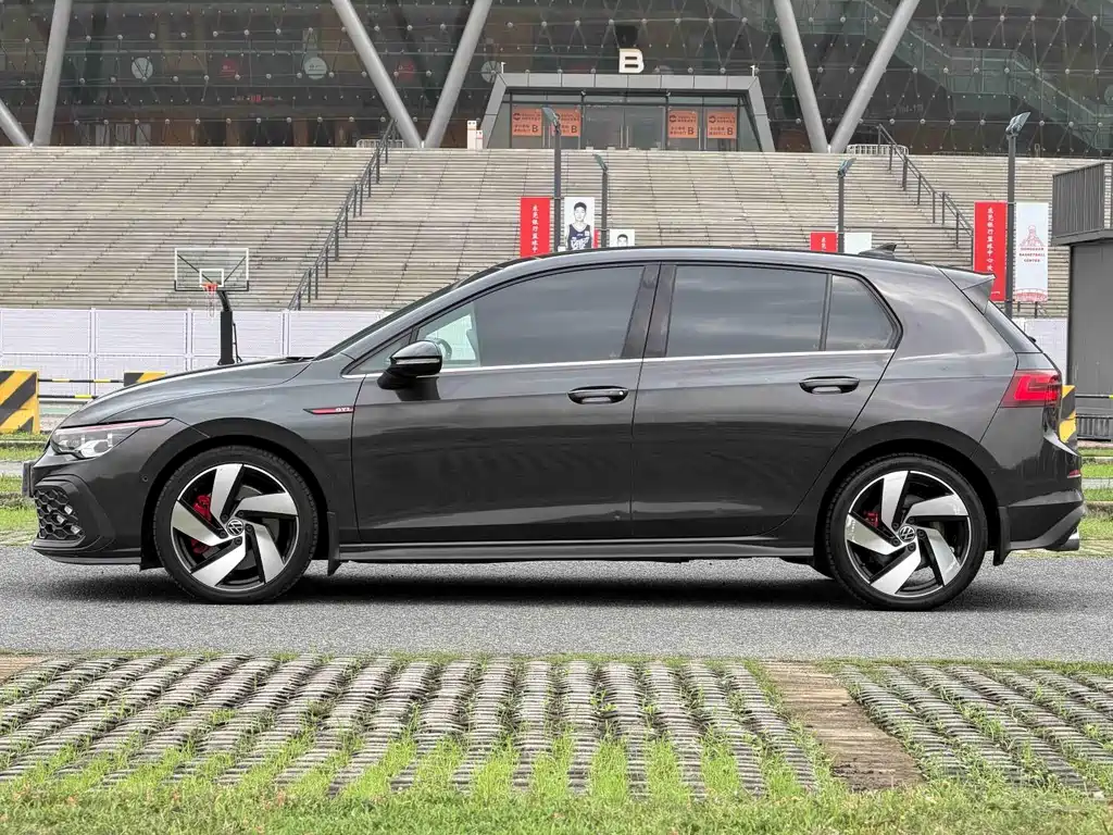 Volkswagen Golf GTI — фото 5