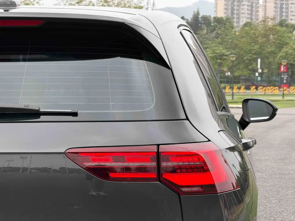 Volkswagen Golf GTI — фото 9