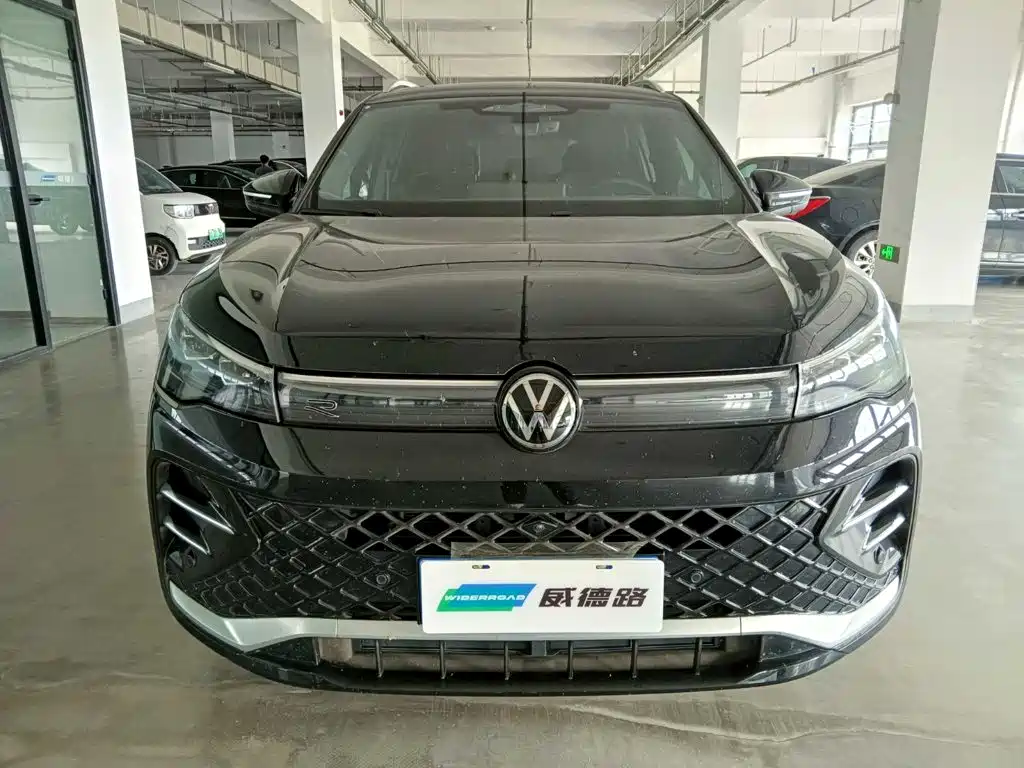 Volkswagen Tiguan L — фото 2