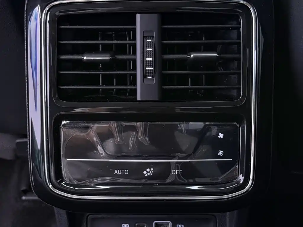 Volkswagen Passat — фото 17