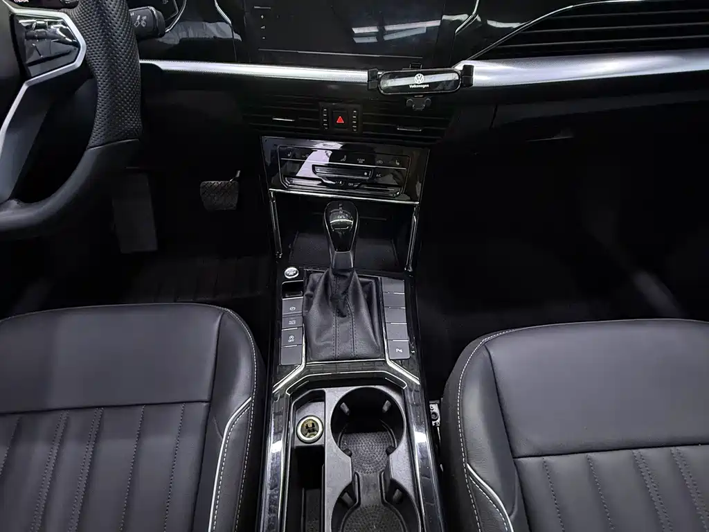 Volkswagen Passat — фото 9