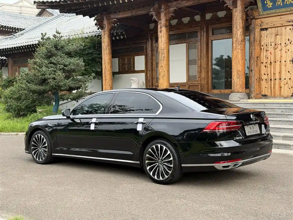 Volkswagen Phideon — фото 6