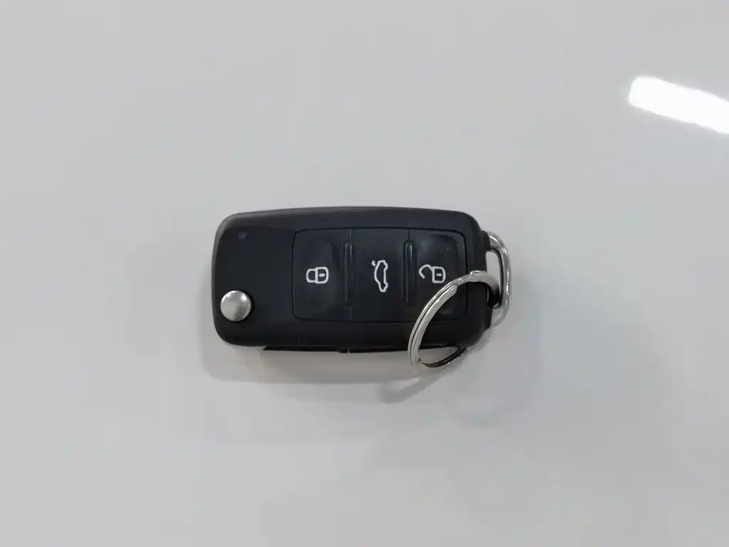 Volkswagen Jetta — фото 19
