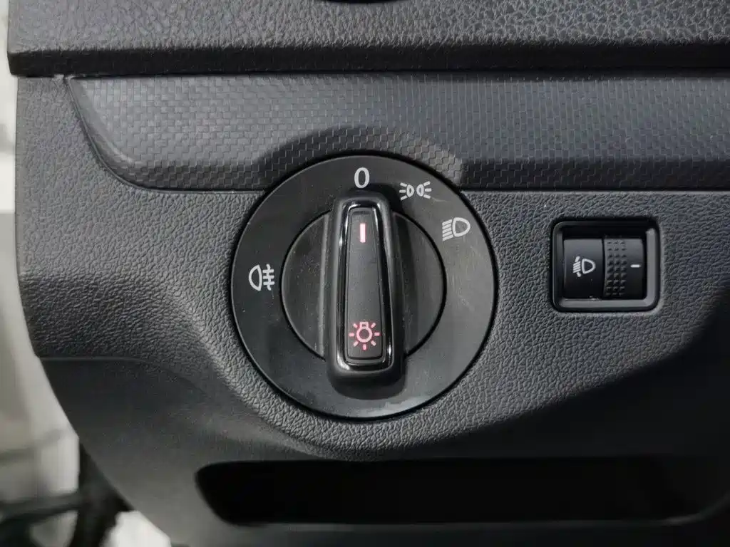 Volkswagen Jetta — фото 21