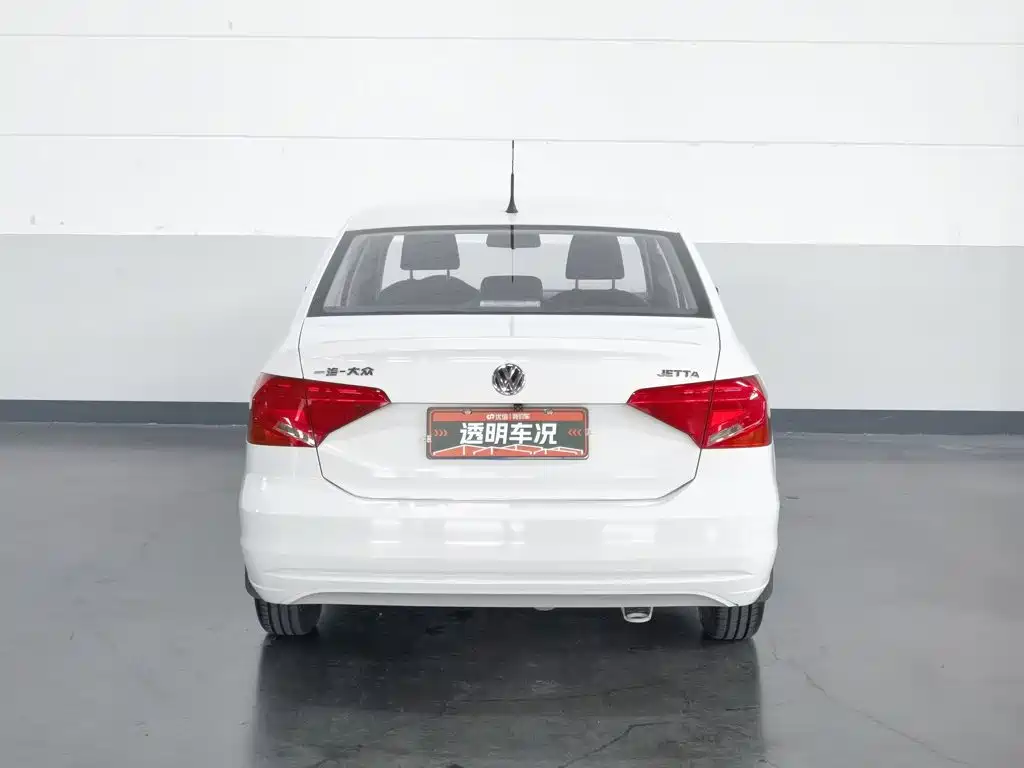 Volkswagen Jetta — фото 4