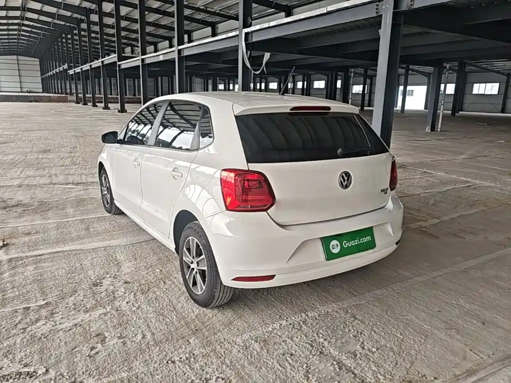 Volkswagen Polo — фото 5