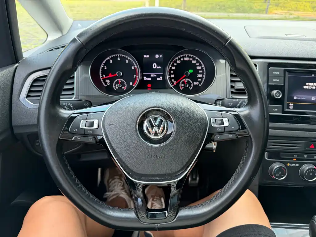 Volkswagen Golf Sportsvan — фото 11