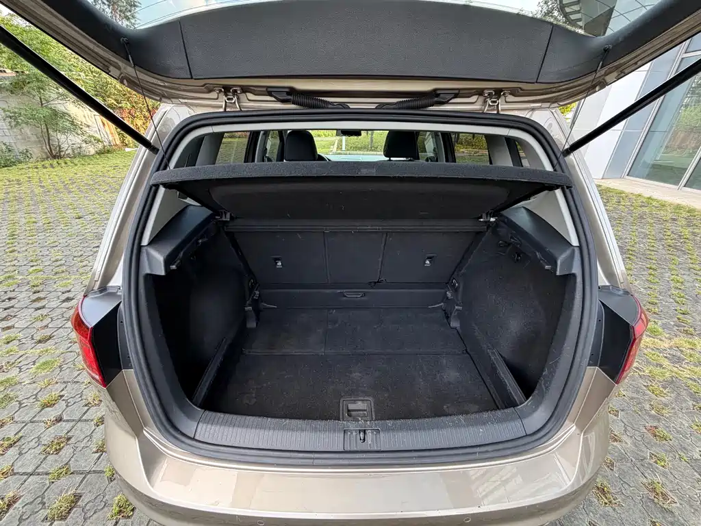 Volkswagen Golf Sportsvan — фото 25