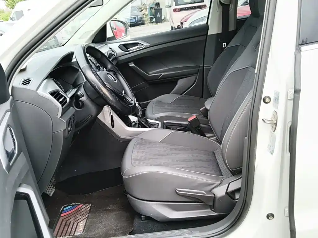 Volkswagen T-Cross — фото 15