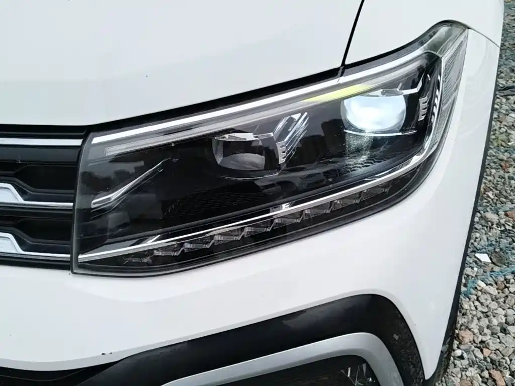 Volkswagen T-Cross — фото 24