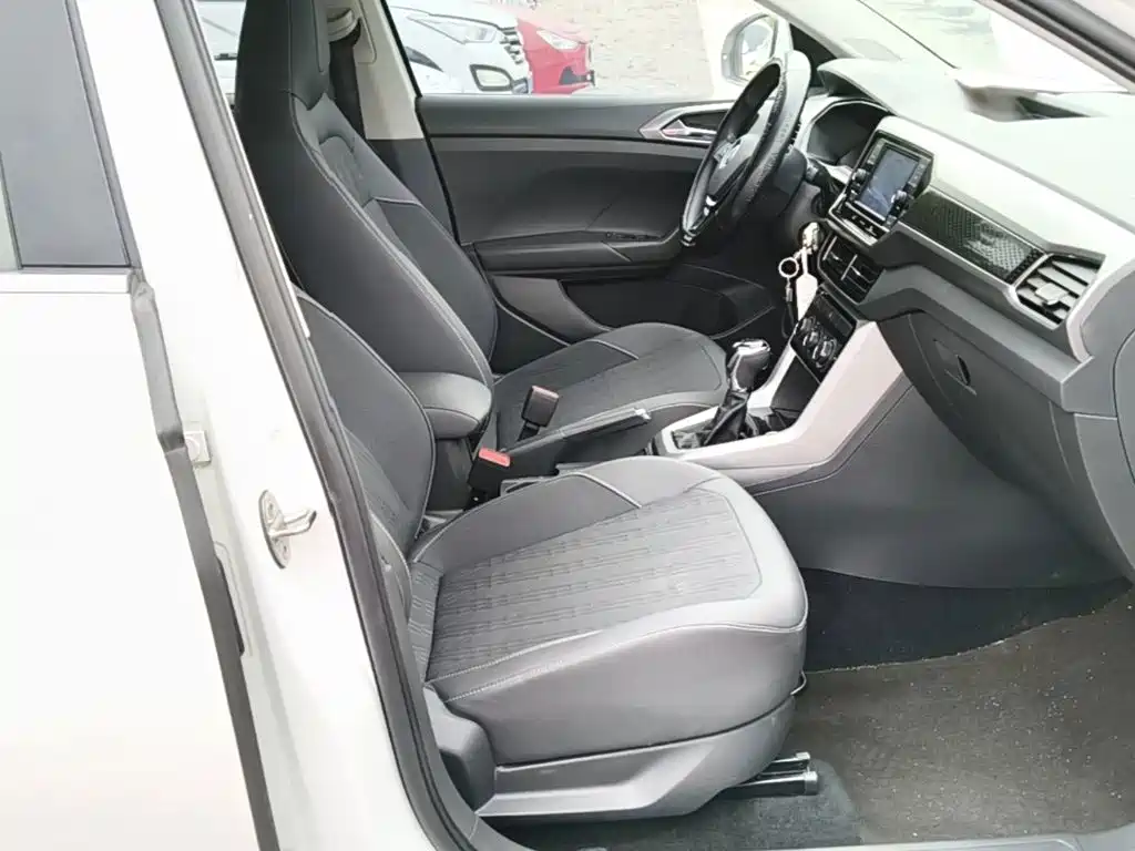 Volkswagen T-Cross — фото 25
