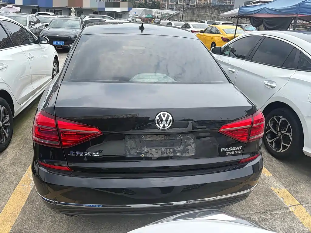 Volkswagen Passat — фото 5