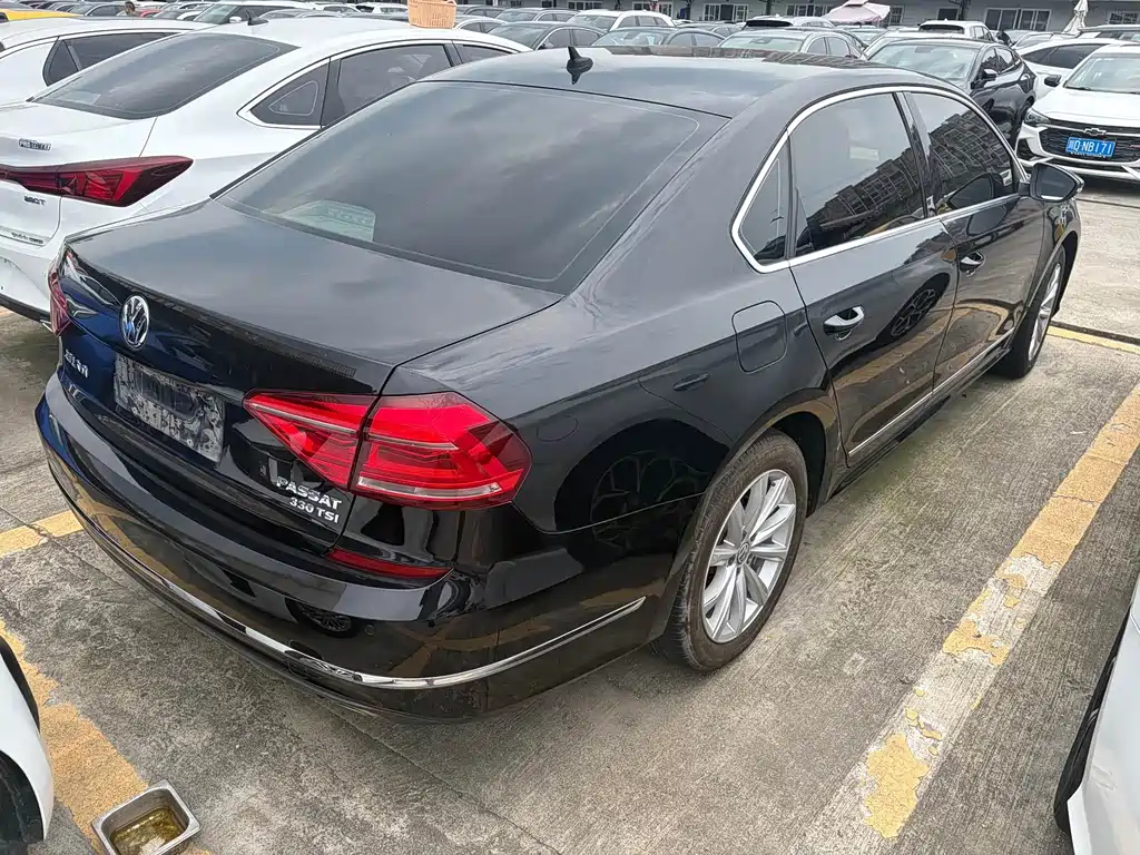 Volkswagen Passat — фото 6