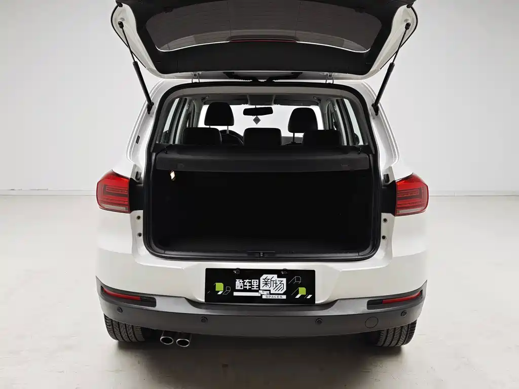 Volkswagen Tiguan — фото 11