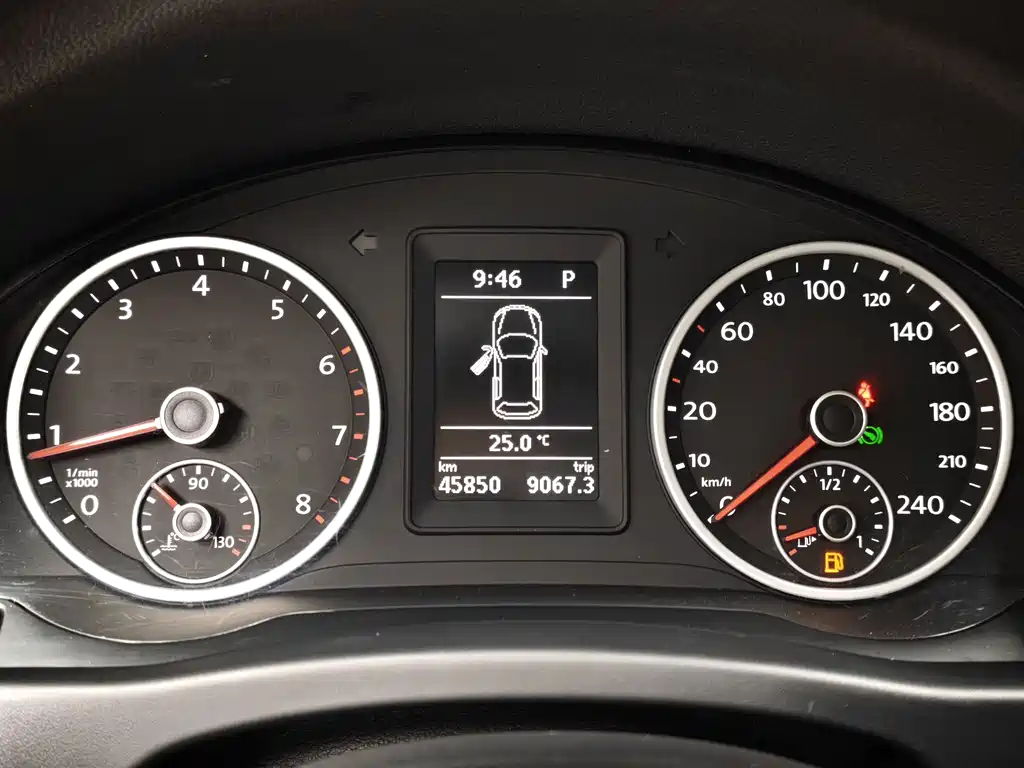 Volkswagen Tiguan — фото 15