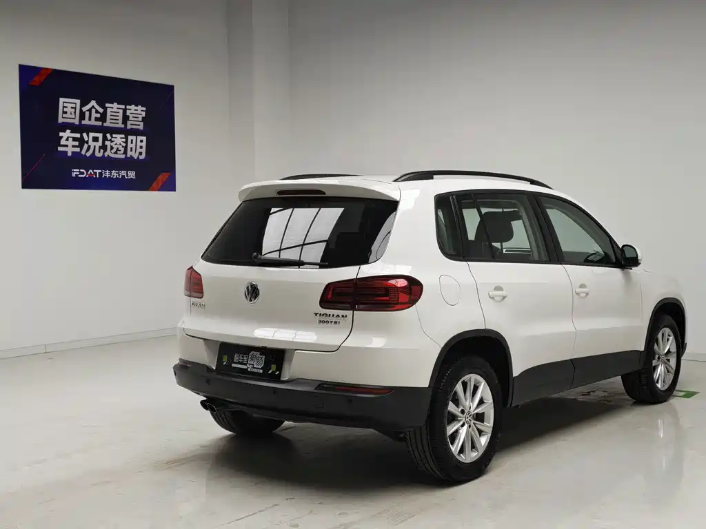 Volkswagen Tiguan — фото 4
