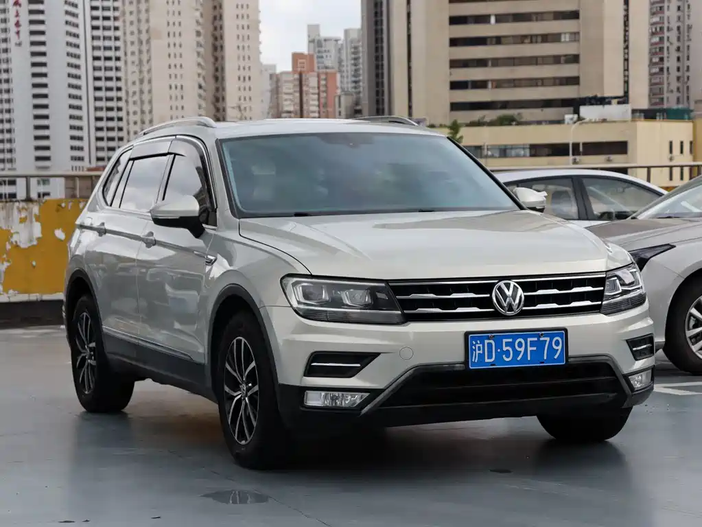 Volkswagen Tiguan L — фото 3