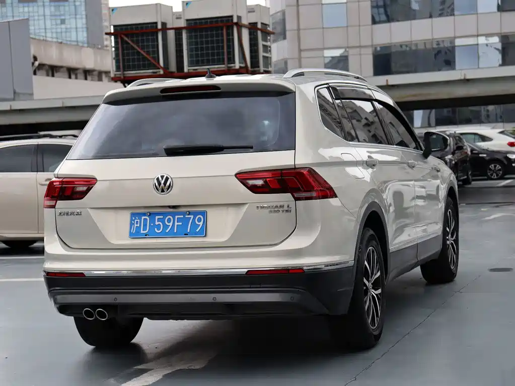 Volkswagen Tiguan L — фото 6