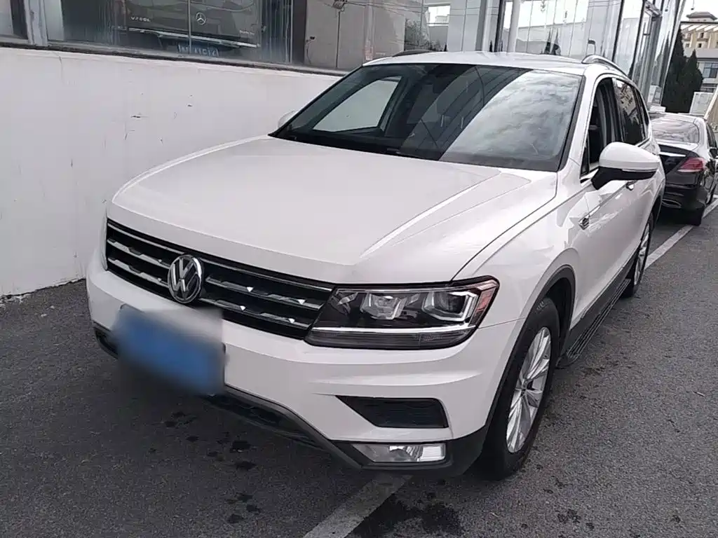 Volkswagen Tiguan L — фото 2