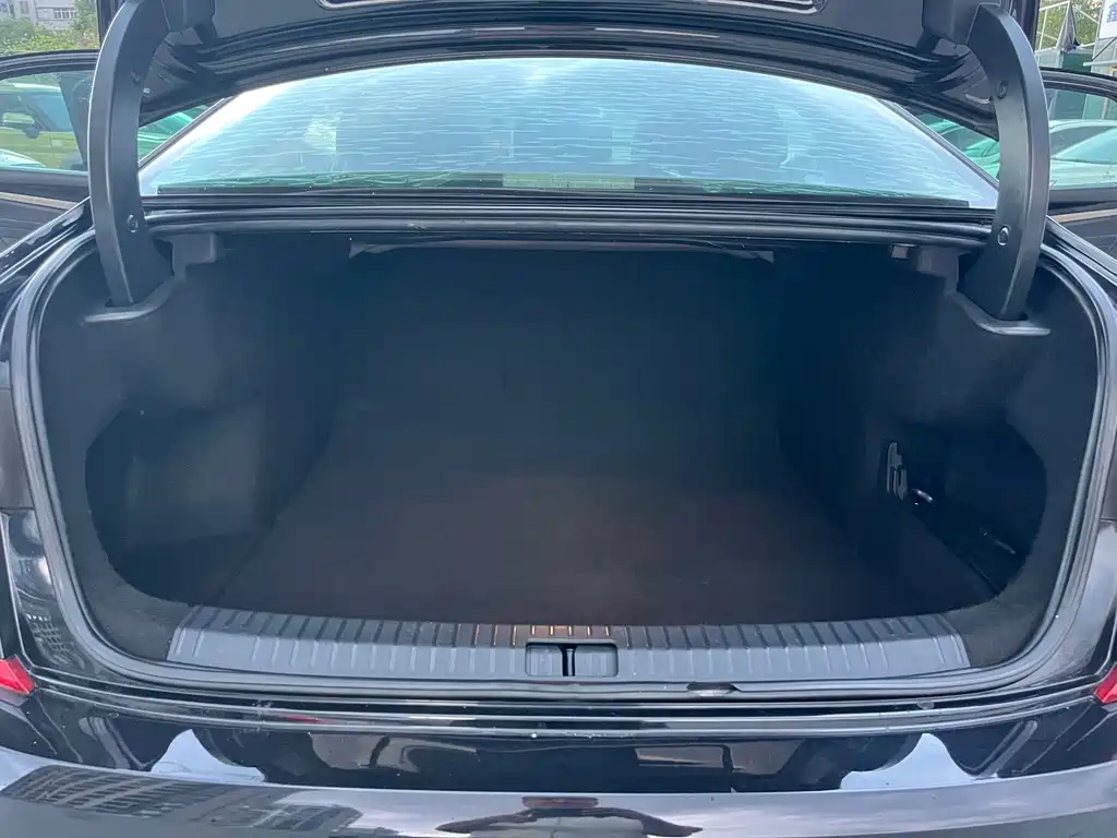 Volkswagen Passat — фото 17