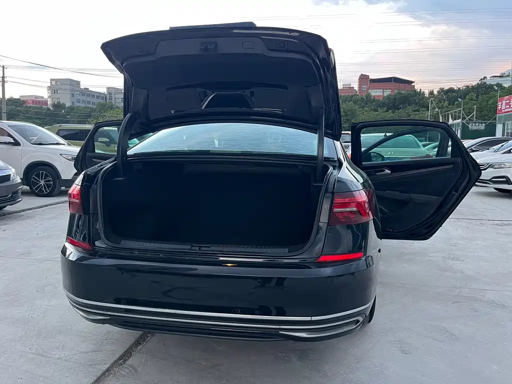 Volkswagen Passat — фото 18
