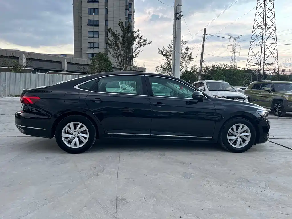 Volkswagen Passat — фото 4