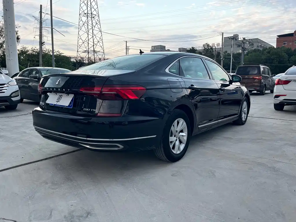 Volkswagen Passat — фото 5