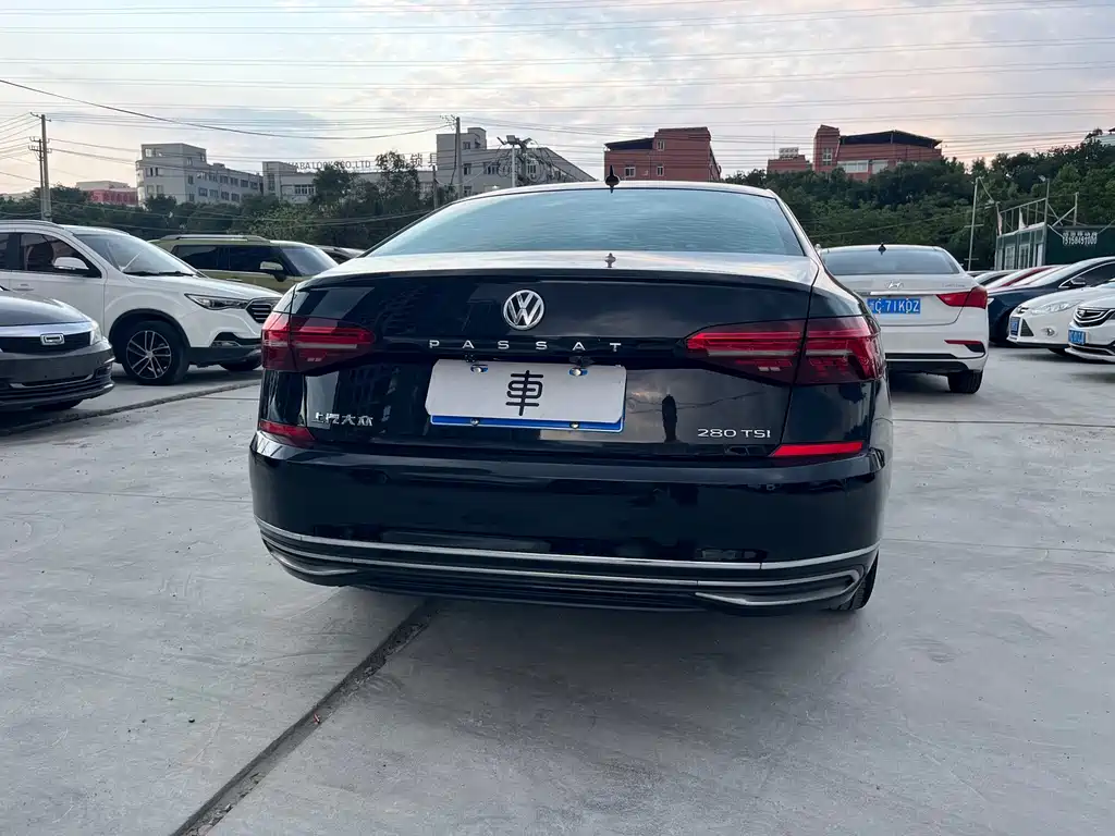 Volkswagen Passat — фото 6