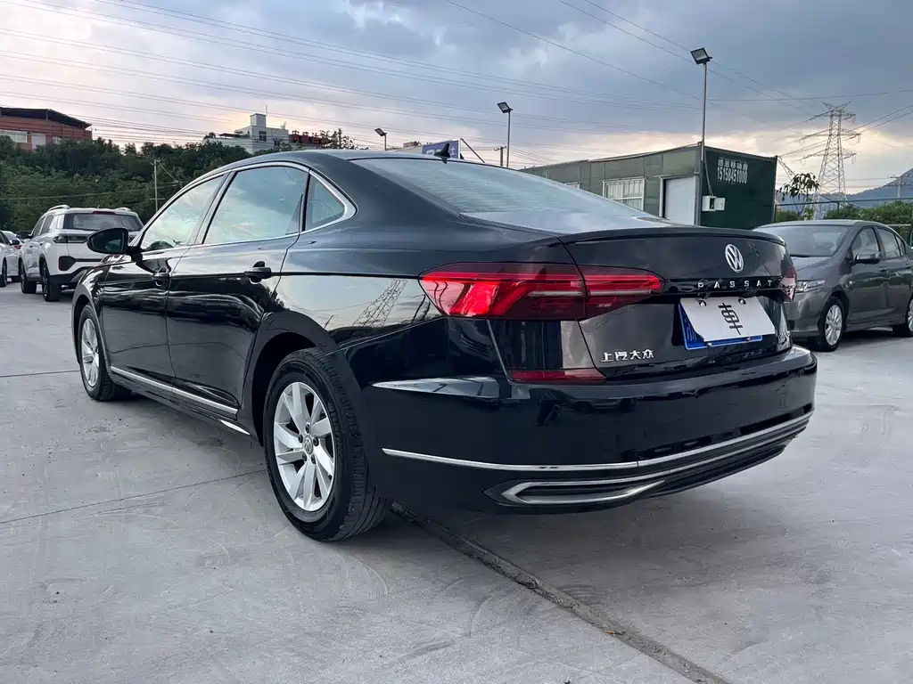 Volkswagen Passat — фото 7